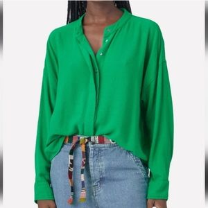 XiRENA Women's Emerald Green Button-Down Shirt